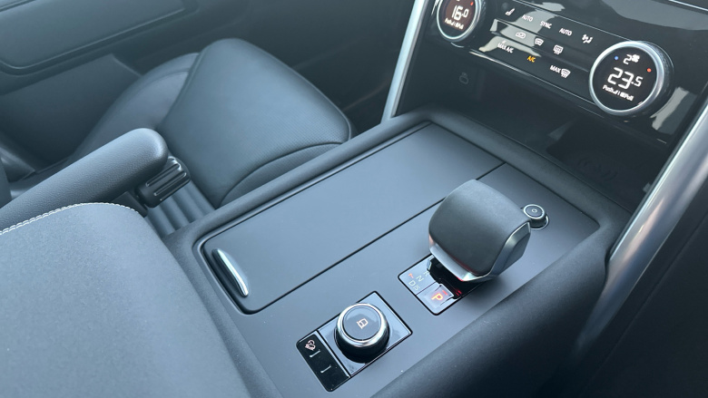 Land Rover Discovery 3.0 D350 Dynamic SE 5dr Auto Diesel Station Wagon